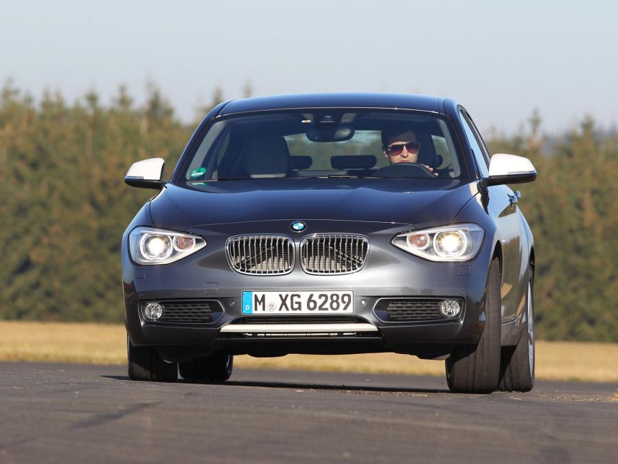  BMW 118d 5-Door Urban Line 2011 года  (фото 1 из 2)
